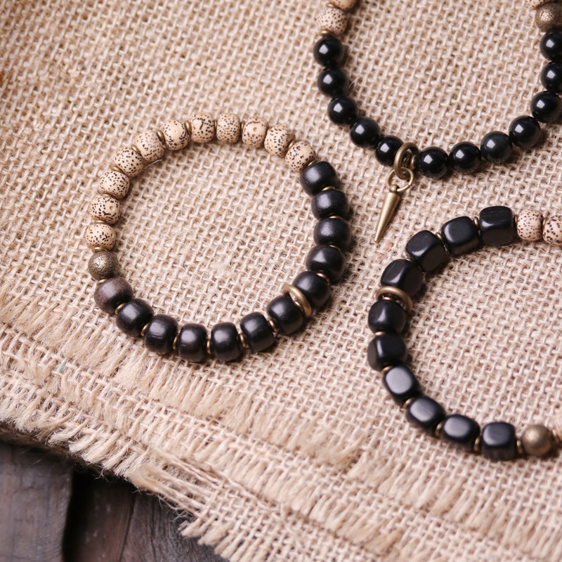 Kailashforce Women’s Ethnic Moon Star Sandalwood Bracelet Handcrafted Single Layer Boho Chinese Artisan Jewelry